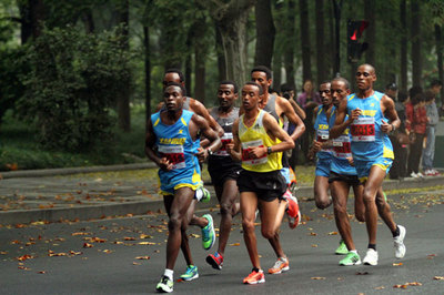 跑過風景跑過你 2013年杭州國際馬拉松圓滿落幕