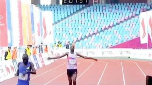 離譜 杭州馬拉松冠軍變亞軍,沖刺誤解工作人員引導痛失21萬獎金