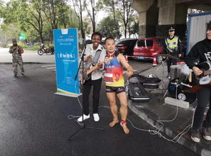 2018杭州國際馬拉松 赤腳大仙 李清模為愛奔跑 點亮光明